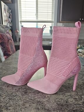 NWT-Pink High-Heel Knit Sock Booties with Rhinestone Detail BARBIE STEVE MADDEN